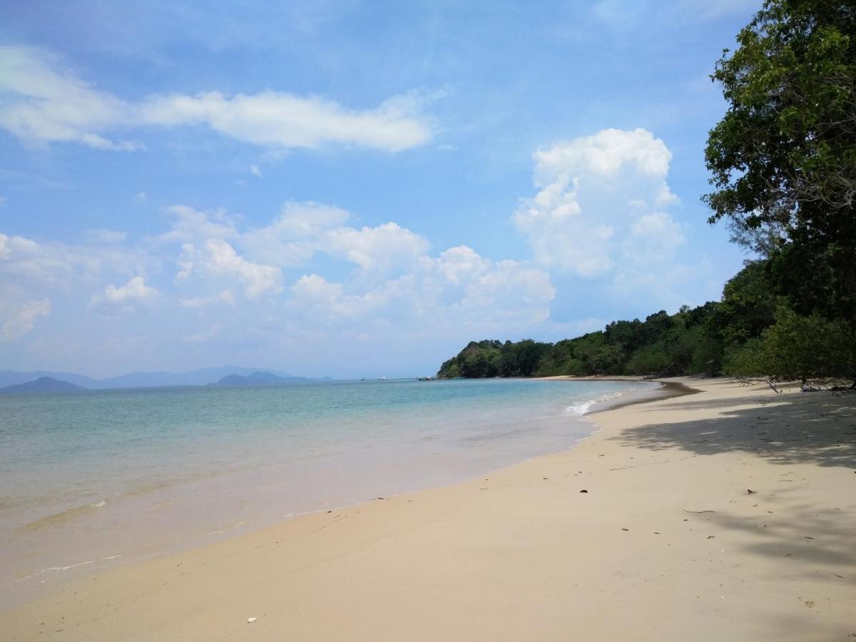 Jansom Bungalow 2 Koh Phayam Exterior photo