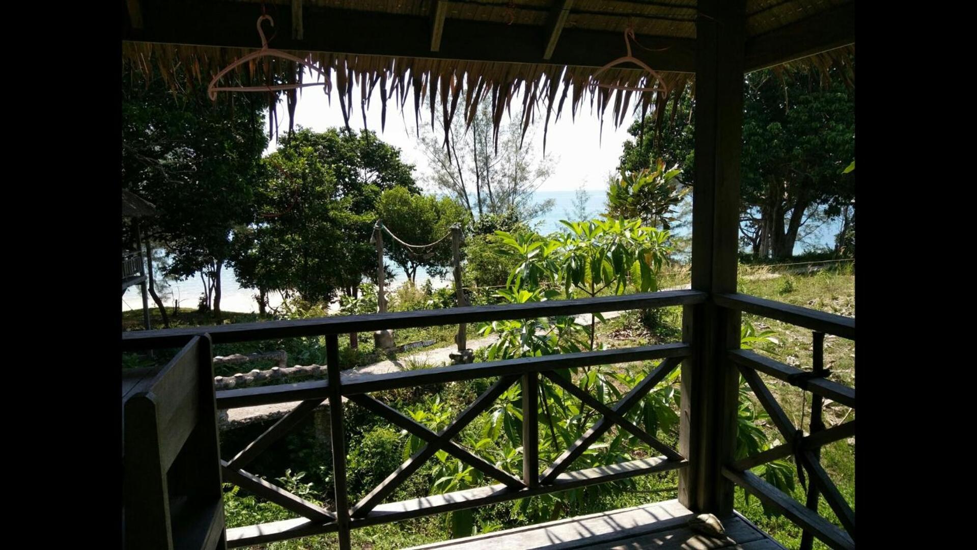 Jansom Bungalow 2 Koh Phayam Exterior photo