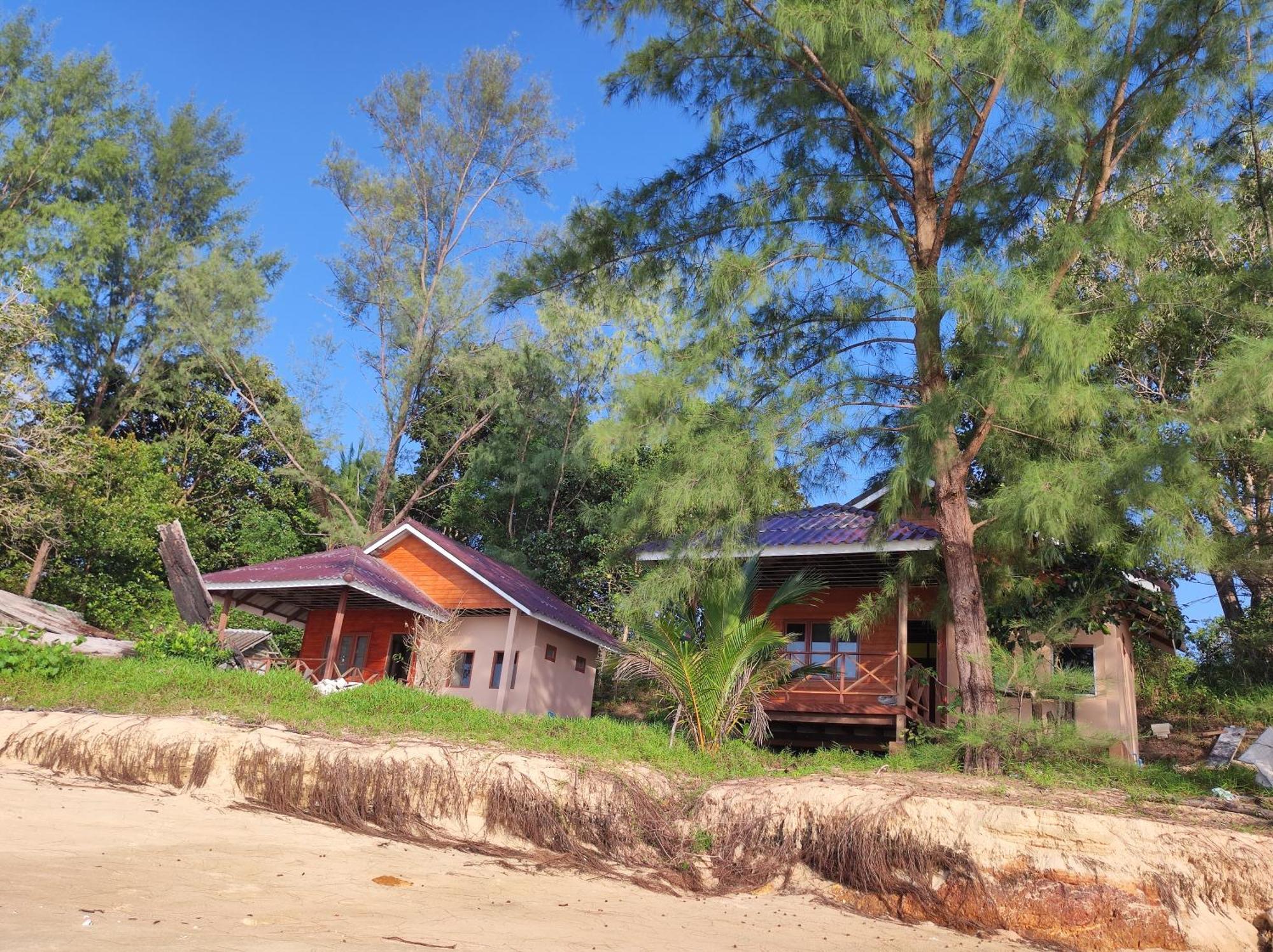 Jansom Bungalow 2 Koh Phayam Exterior photo